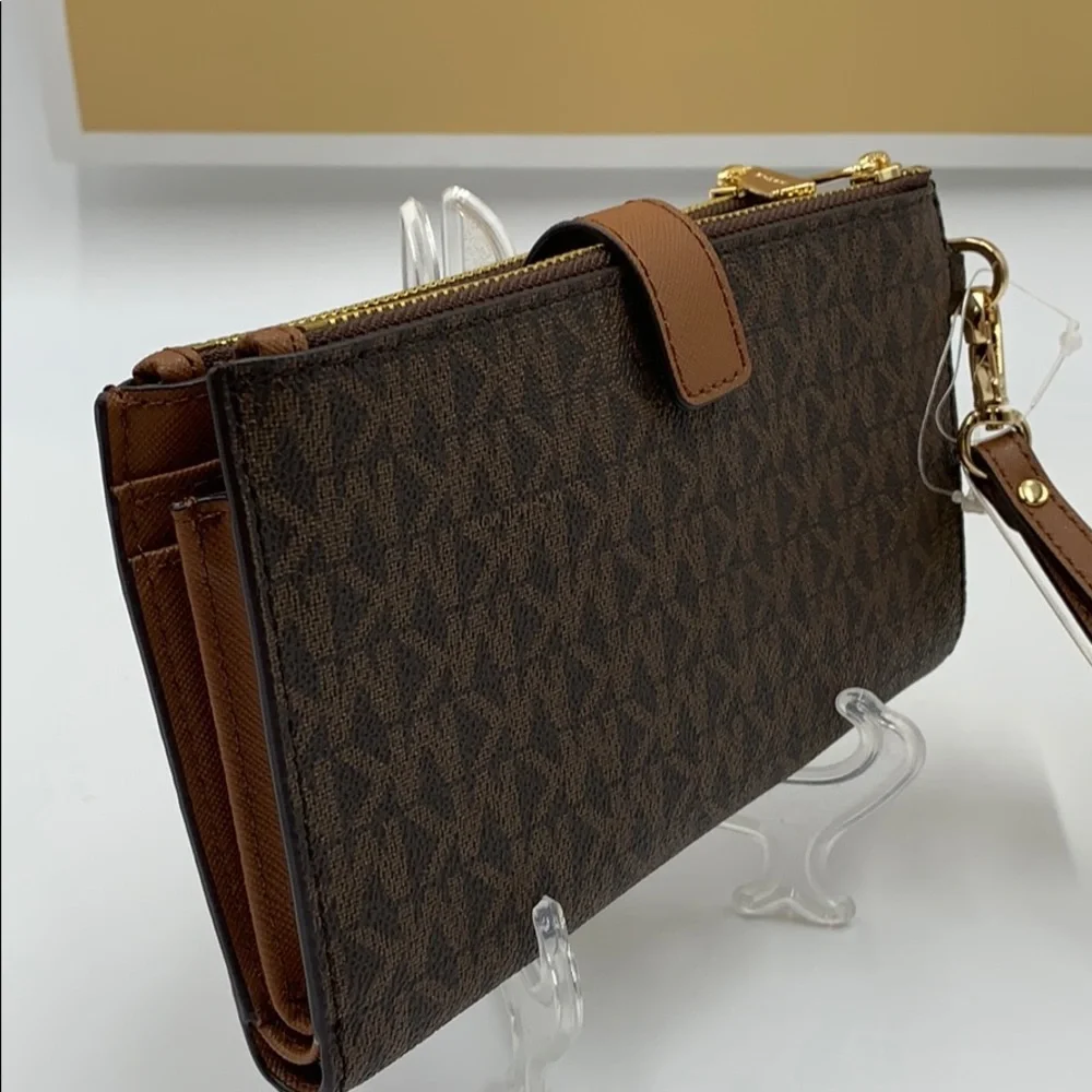 MICHAEL KORS LG DOUBLE ZIP WRISTLET BROWN